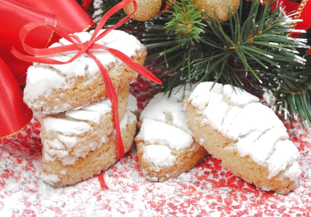 RICCIARELLI AND PANFORTE OF SIENA
Typical Tuscany Christmas cakes